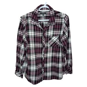 Well Worn Women’s Flannel Shirt Soft Button Down Shirt Berry/White Plaid-Medium